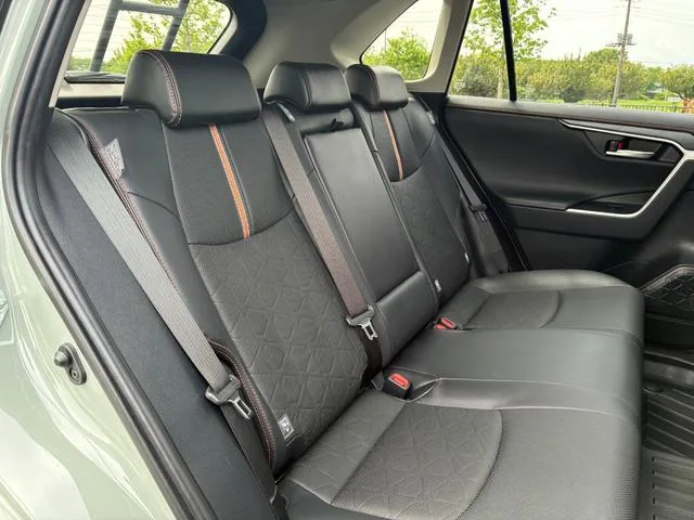 Toyota RAV4 ADVENTURE 2023 — миниатюра 5