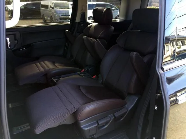 Nissan ELGRAND 250HIGHWAY STAR S 2022 — миниатюра 3