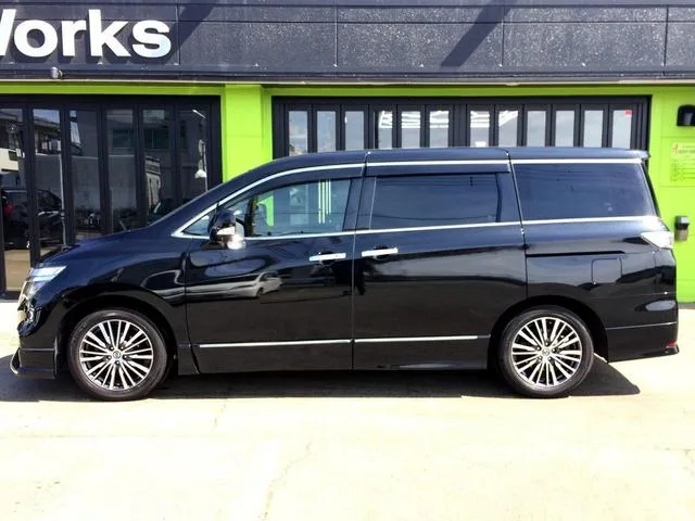 Nissan ELGRAND 250HIGHWAY STAR S 2022 — миниатюра 5
