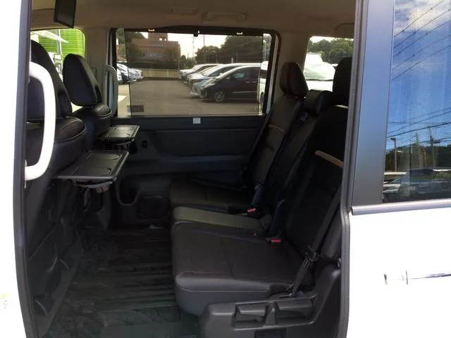 Nissan SERENA E-POWER HIGHWAY STAR V 2023 — миниатюра 2