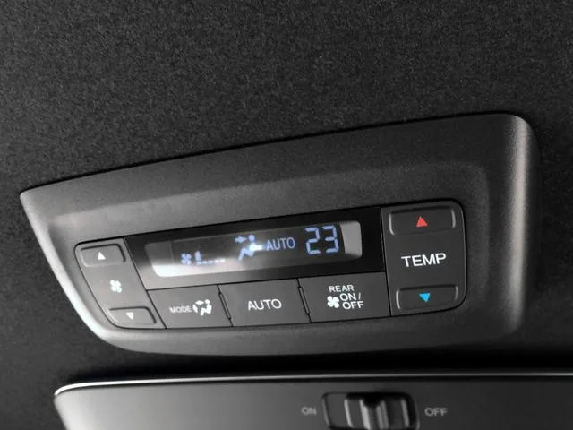 Honda STEPWAGON E:HEV SPADA 2023 — миниатюра 4