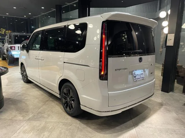 Honda STEPWAGON E:HEV SPADA 2025 — миниатюра 2