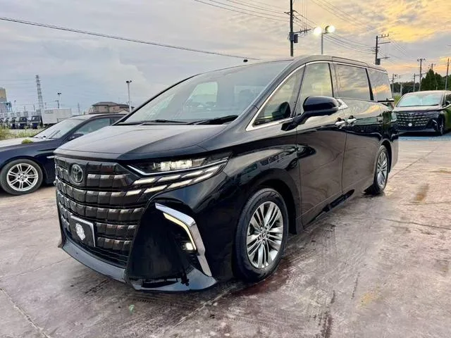 Toyota Alphard Z 2024 — фото 1, купить с доставкой в Москву