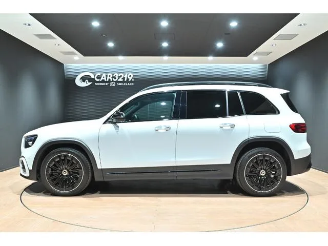 Mercedes-Benz GLB-Class GLB200D 4MATIC NIGHT EDITION 2024 — миниатюра 3
