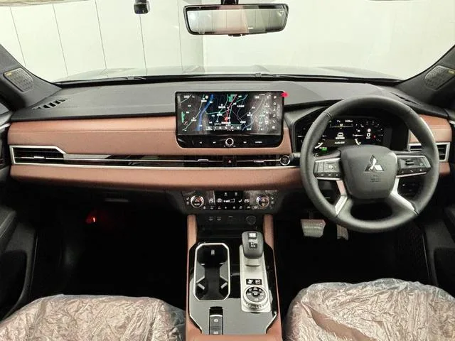 Mitsubishi OUTLANDER PHEV P EXECUTIVE PACKAGE 2025 — миниатюра 3