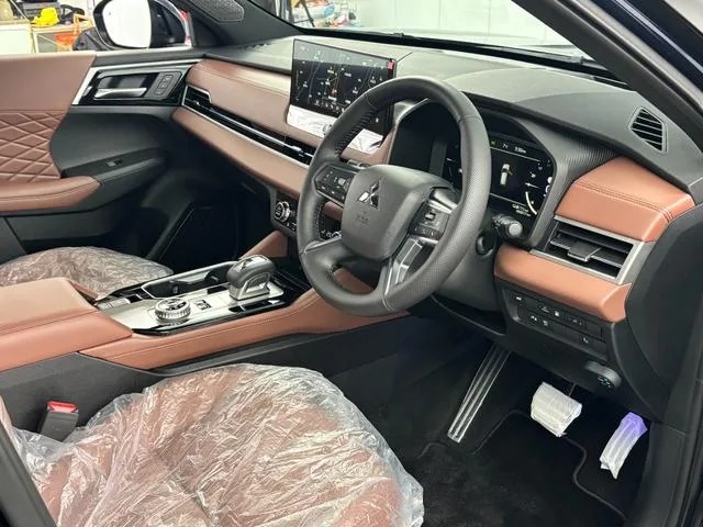 Mitsubishi OUTLANDER PHEV P EXECUTIVE PACKAGE 2025 — миниатюра 4