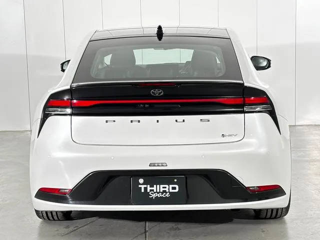 Toyota Prius Z 2025 — миниатюра 2