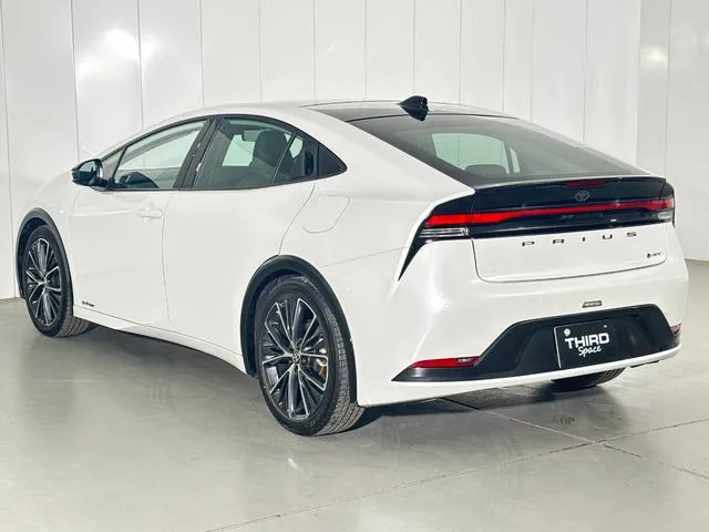 Toyota Prius Z 2025 — миниатюра 5