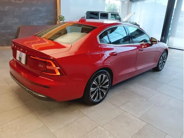 Volvo S60 ULTIMATE B4 2023 — миниатюра 2