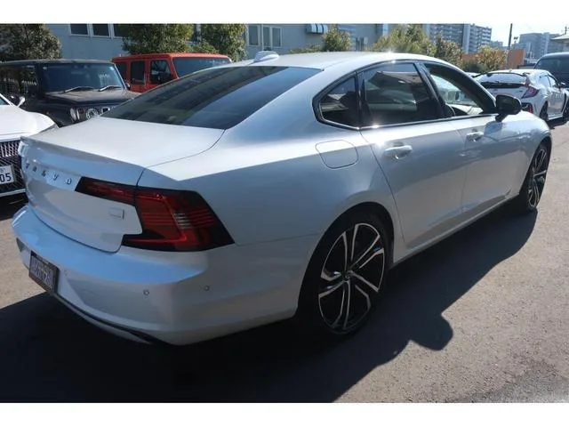 Volvo S90 RECHARGE ULTIMATE T8 AWD PLUGIN HYBRID 2023 — миниатюра 4