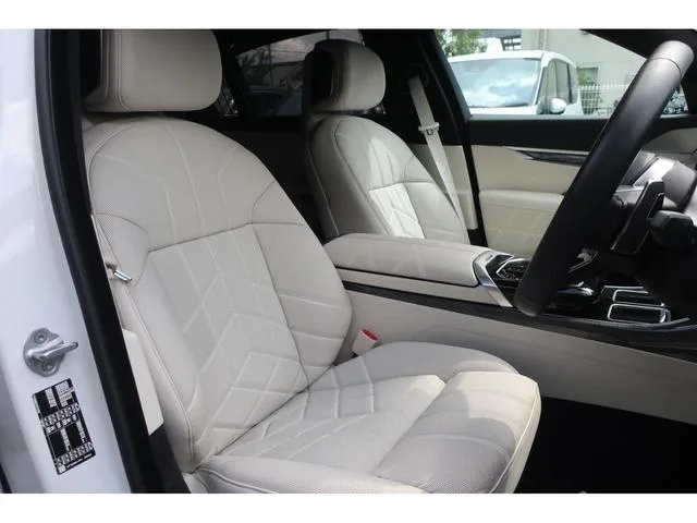 BMW 7 Series 740i M-SPORT 2024 — миниатюра 5