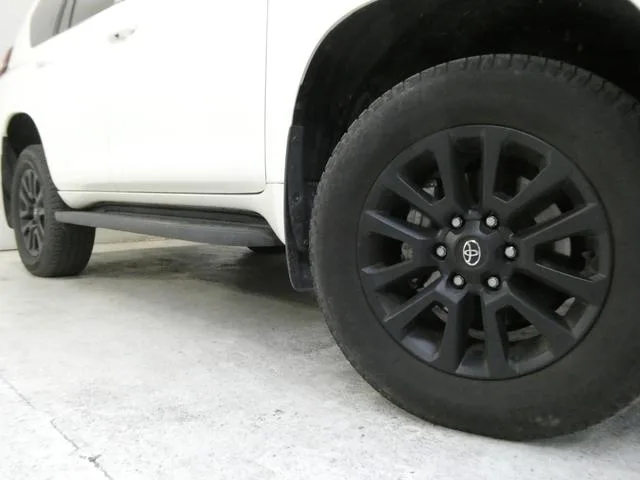 Toyota Land Cruiser Prado TX L PACKAGE MATT BLACK EDITION 2022 — миниатюра 3