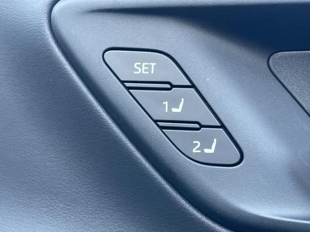 Toyota CROWN CROSSOVER G ADVANCED LEATHER PACKAGE 2023 — миниатюра 4