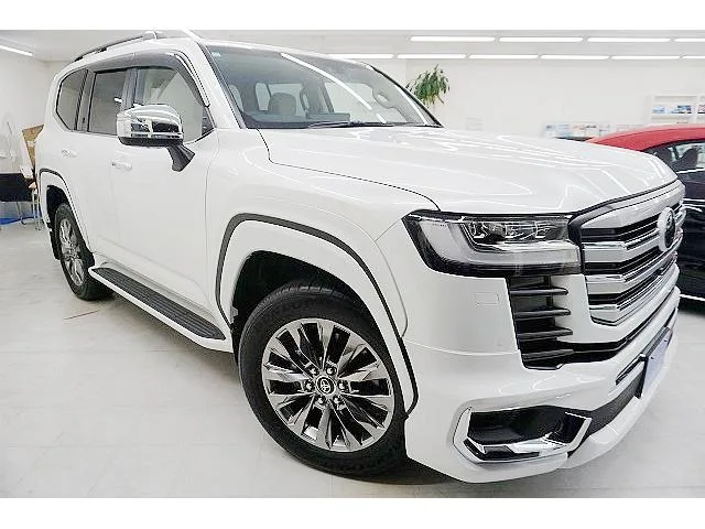 Toyota Land Cruiser ZX 2024 — фото 1, купить с доставкой в Москву