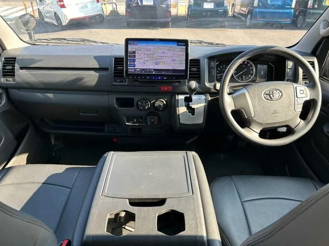 Toyota HIACE VAN 2022 — миниатюра 3
