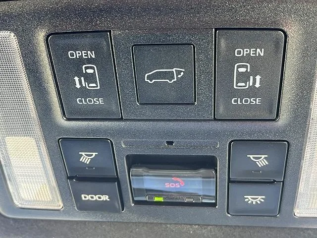 Toyota VOXY HYBRID S-Z 2023 — миниатюра 2