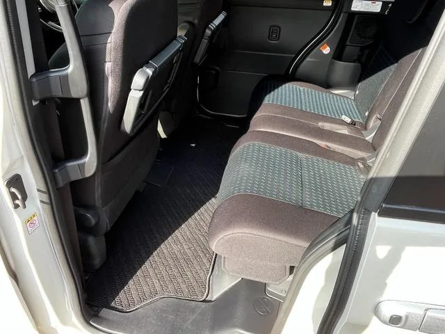 Toyota ROOMY CUSTOM G 2023 — миниатюра 3