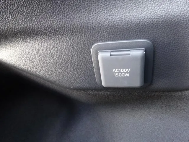 Toyota Prius Z 2025 — миниатюра 5