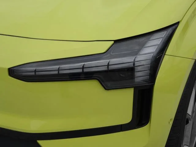 Volvo EX30 ULTRA SINGLE MOTOR EXTENDED RANGE 2024 — миниатюра 3