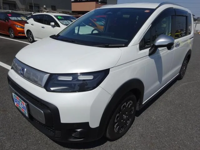 Honda FREED E:HEV CROSSTAR 2024 — миниатюра 2