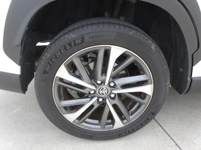 Toyota CorollaCross HYBRID Z 2024 — миниатюра 3
