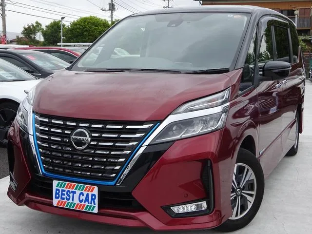 Nissan SERENA E-POWER HIGHWAY STAR V 2022 — фото 1, купить с доставкой в Москву