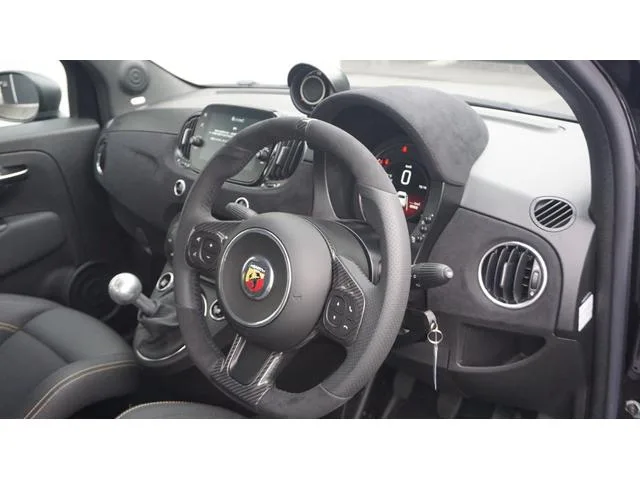 Abarth ABARTH 695 75 ANNIVERSARIO BASE GRADE 2025 — миниатюра 5