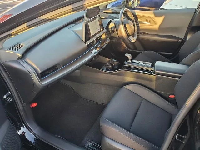Toyota Prius U 2023 — миниатюра 3