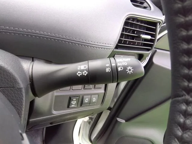Nissan SERENA E-POWER HIGHWAY STAR V 2022 — миниатюра 4