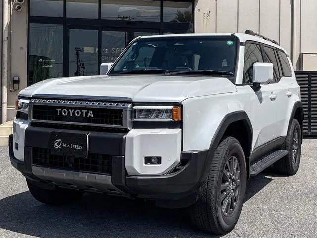 Toyota LAND CRUISER 250 VX 2024 — фото 1, купить с доставкой в Москву