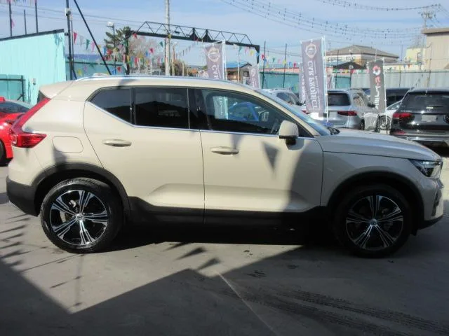 Volvo XC40 ULTRA B4 AWD 2024 — миниатюра 3