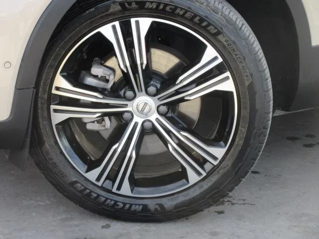 Volvo XC40 ULTRA B4 AWD 2024 — миниатюра 4