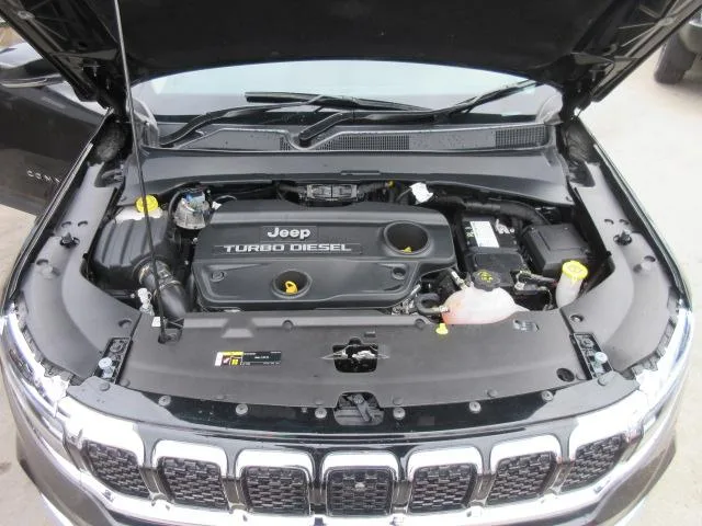 Chrysler Jeep JEEP COMMANDER LIMITED 2023 — миниатюра 4