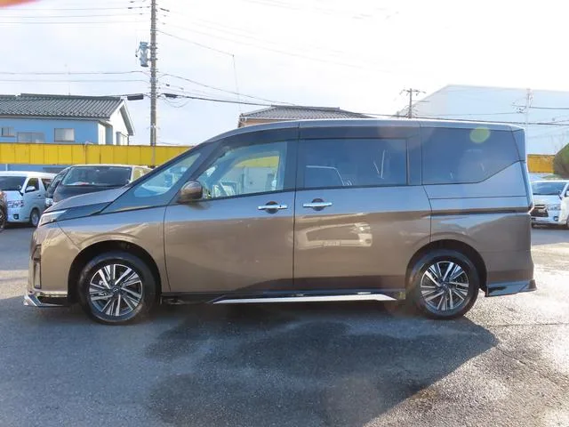 Nissan SERENA E-4ORCE HIGHWAY STAR V 2024 — миниатюра 5