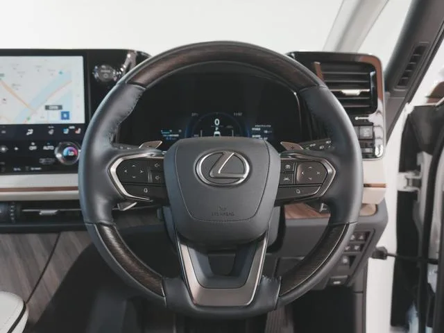 Lexus LM LM500H VERSION L 2025 — миниатюра 4