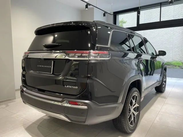 Chrysler Jeep JEEP COMMANDER LIMITED 2025 — миниатюра 3