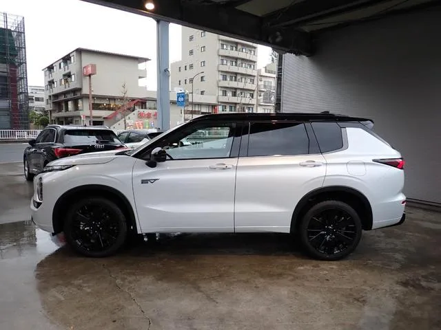 Mitsubishi OUTLANDER PHEV BLACK EDITION 2026 — миниатюра 5