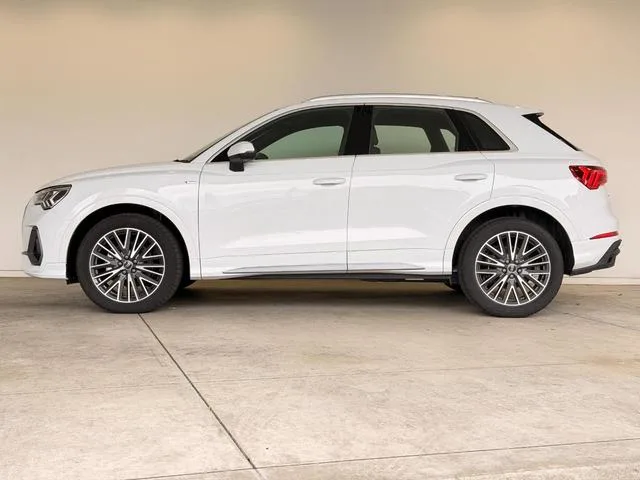 Audi Q3 35 TFSI S LINE 2024 — миниатюра 2