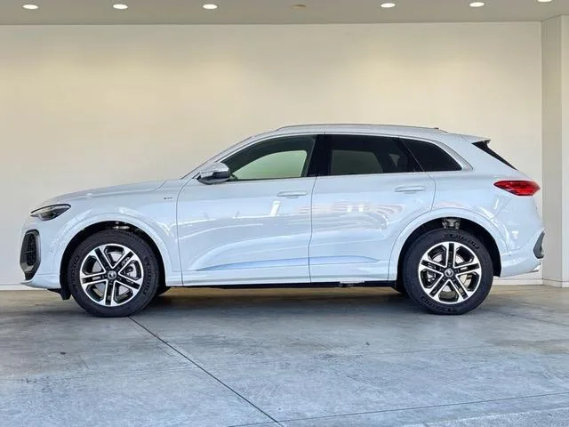 Audi Q5 TDI QUATTRO 150KW ADVANCED S LINE PACKAGE 2025 — миниатюра 2