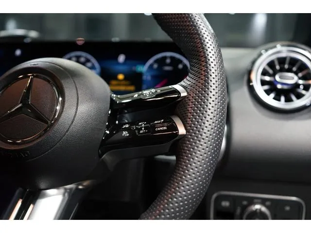 Mercedes-Benz GLB-Class GLB200D 4MATIC AMG LINE PACKAGE 2024 — миниатюра 3