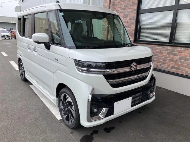Suzuki SPACIA CUSTOM HYBRID XS 2024 — фото 1, купить с доставкой в Москву