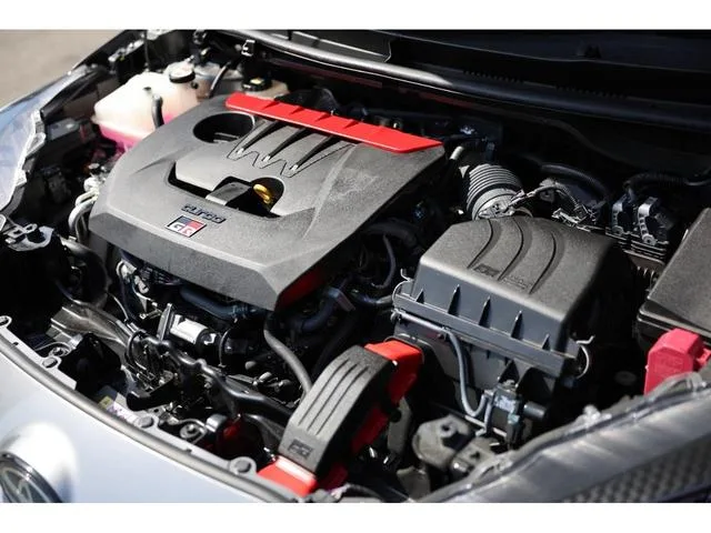 Toyota GR YARIS RZ HIGH PERFORMANCE 2025 — миниатюра 4