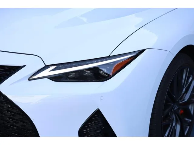 Lexus IS IS500 F SPORT PERFORMANCE 2024 — миниатюра 3