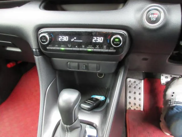 Toyota GR YARIS RS 2022 — миниатюра 4