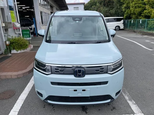 Honda STEPWAGON E:HEV AIR 2022 — миниатюра 2
