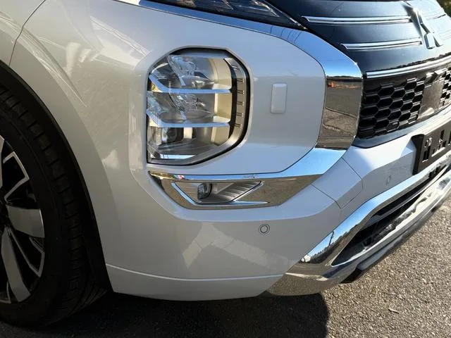 Mitsubishi OUTLANDER PHEV P EXECUTIVE PACKAGE 2025 — миниатюра 3