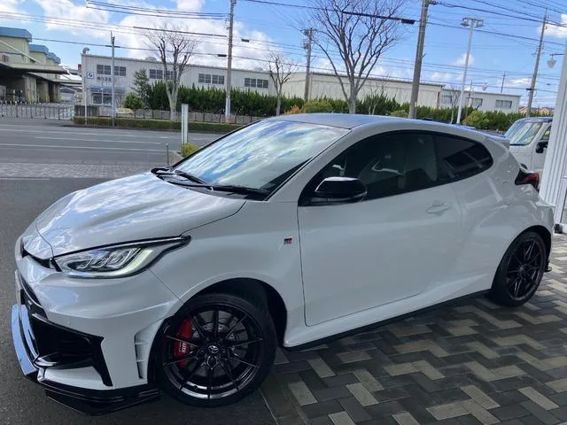 Toyota GR YARIS RZ HIGH PERFORMANCE 2025 — миниатюра 4