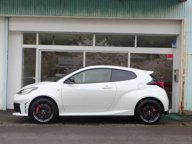 Toyota GR YARIS RZ HIGH PERFORMANCE 2024 — миниатюра 2