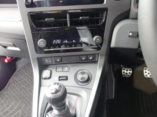 Toyota GR YARIS RZ HIGH PERFORMANCE 2024 — миниатюра 4