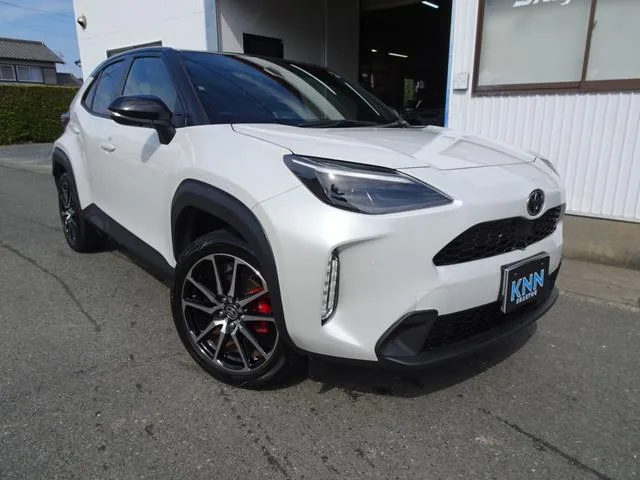 Toyota YARIS CROSS HYBRID GR SPORT 2023 — фото 1, купить с доставкой в Москву